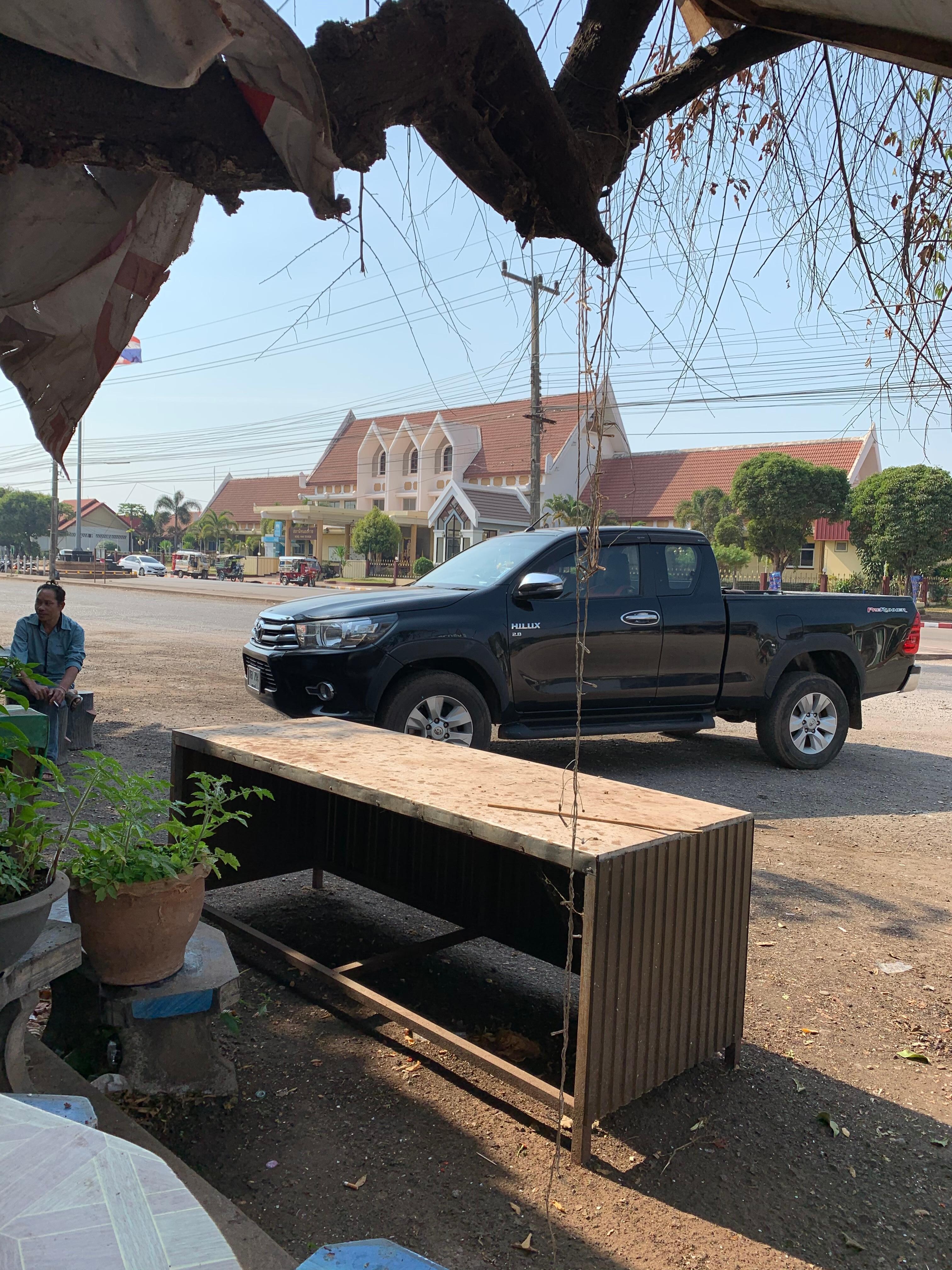 ノンカイ駅が見える。