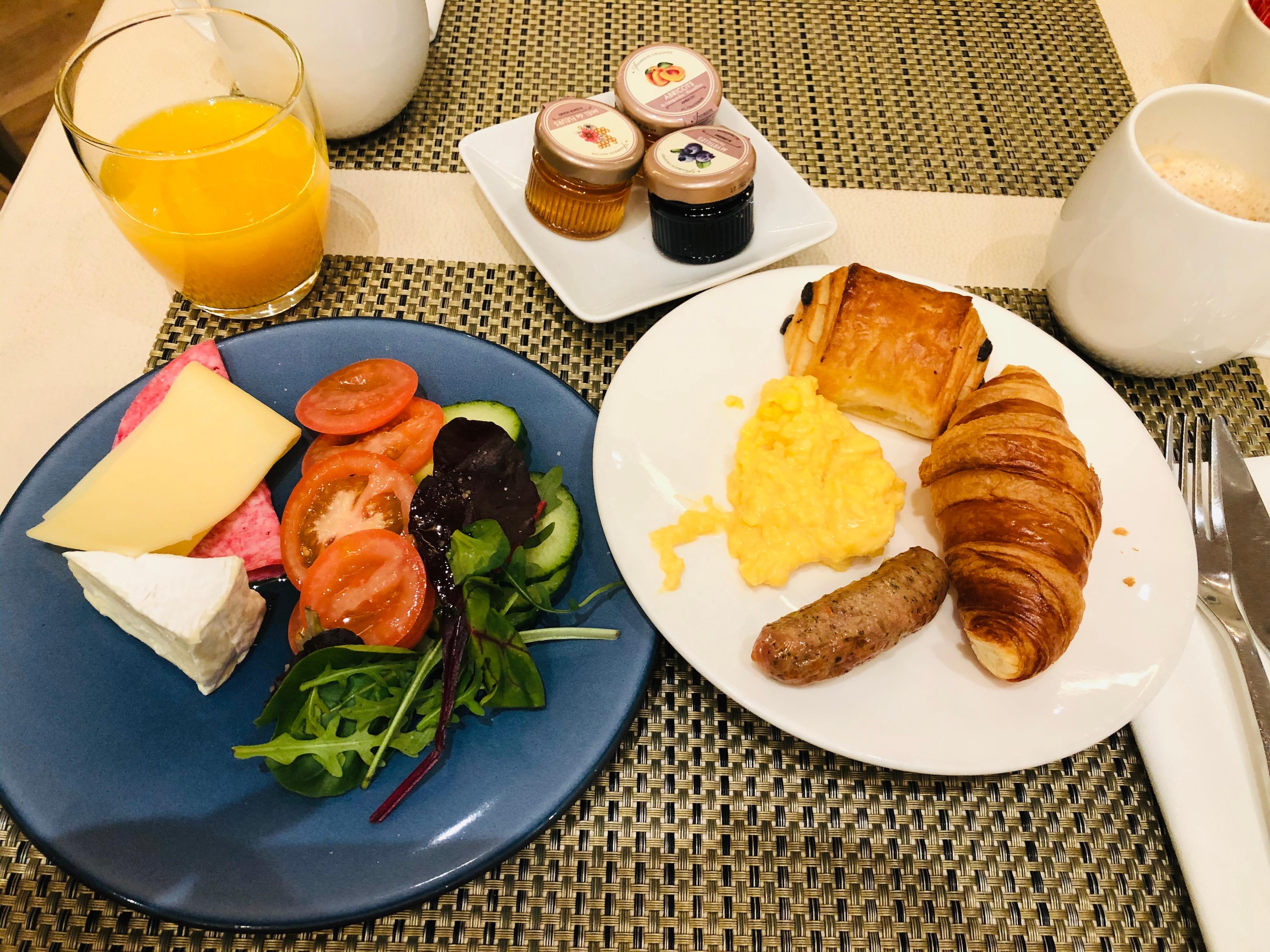 朝食バイキング
