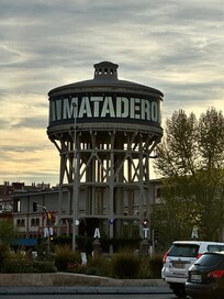 Directly in front of el matadero .