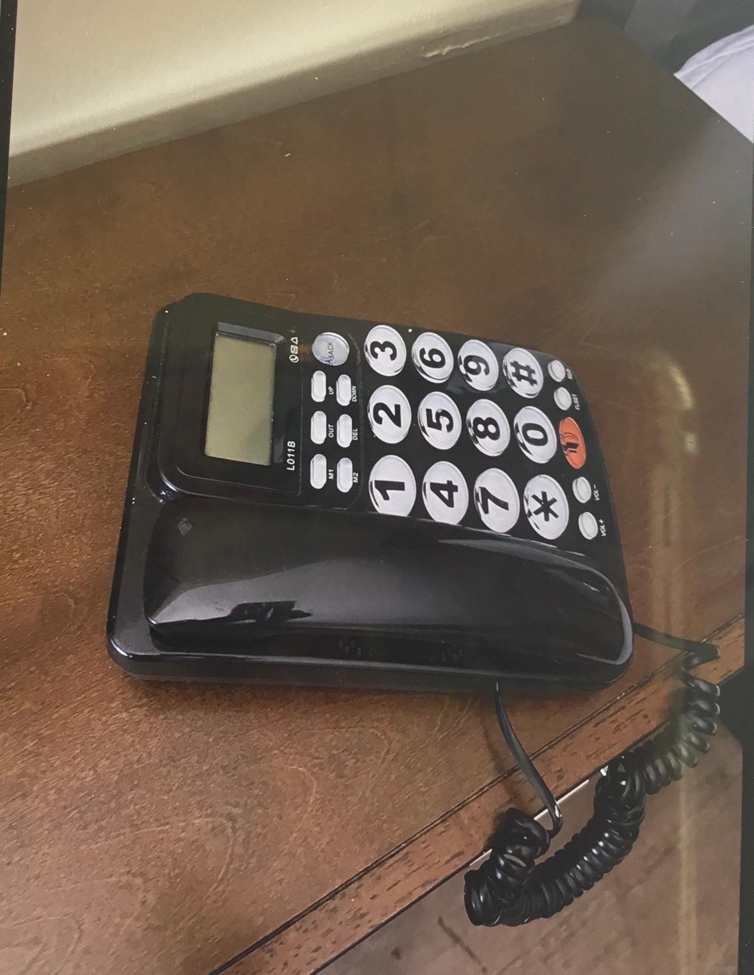 Telephone with no cord