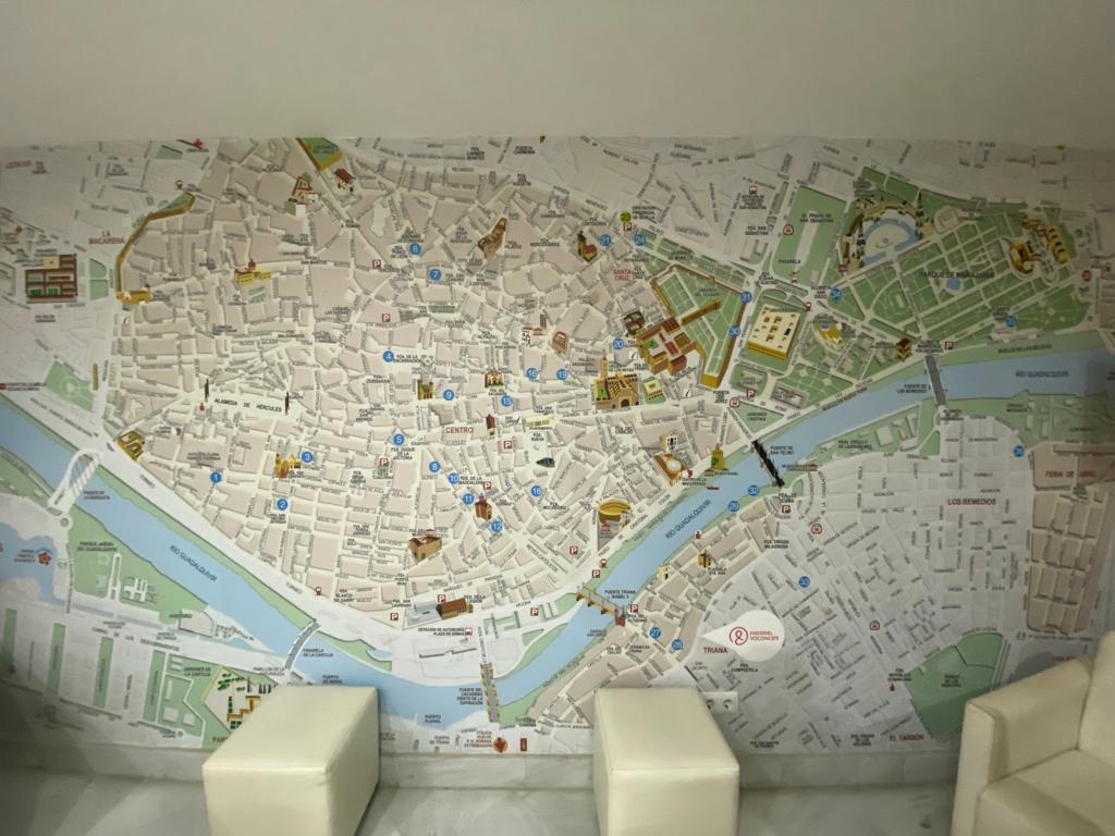 The map in the lobby showing the hotel and the major sightseeing destinations - a very nice  touch!