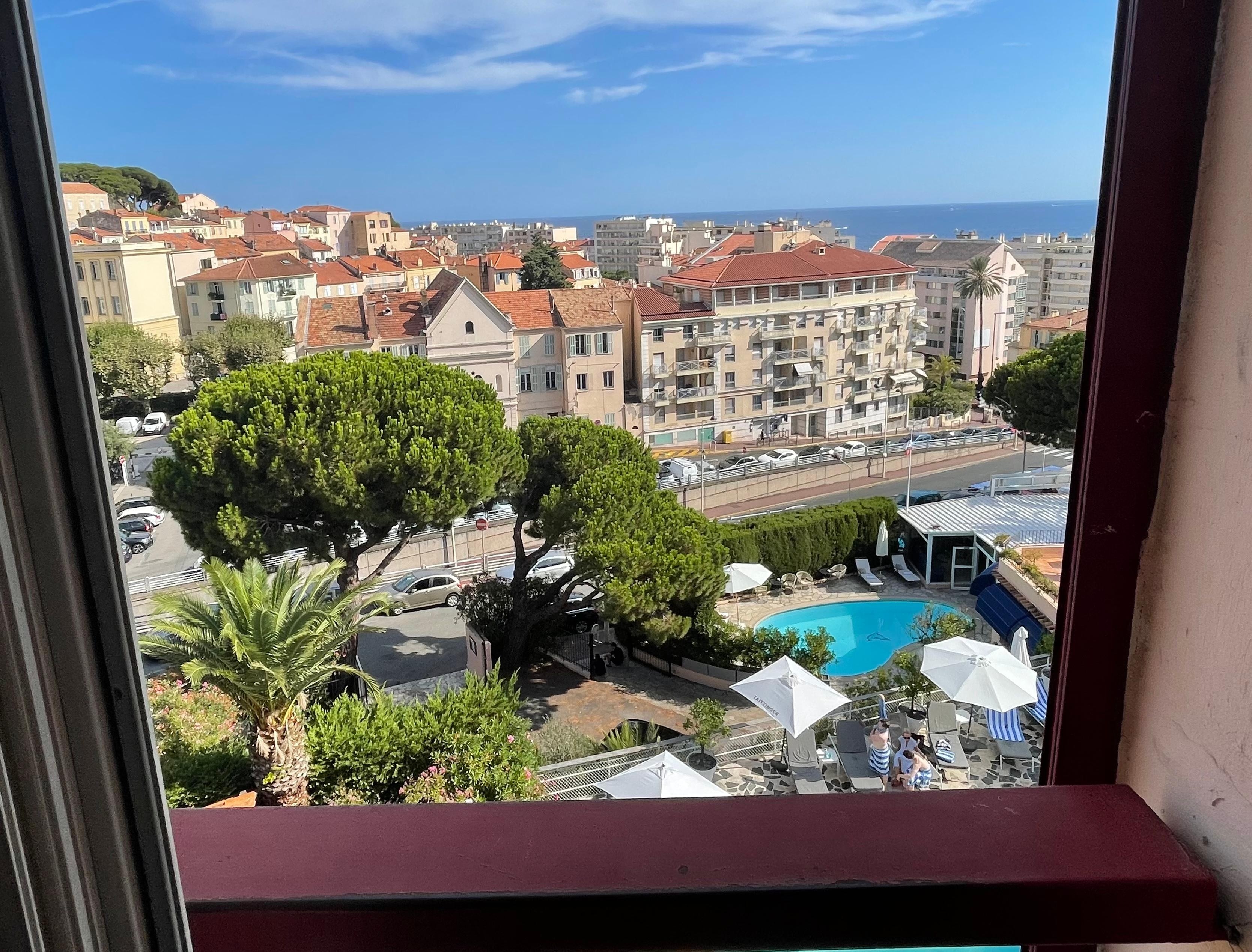 Fantastisk utsikt fra rommet - kort vei til byen 