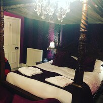 Four Poster Bed