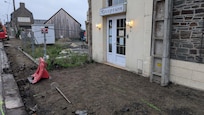 Reception door access over mud