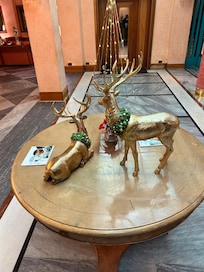 More Christmas decorations at reception