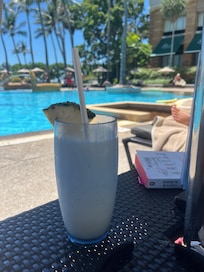 Dejlig drink v poolen