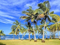 Beach 5 min walk from villa