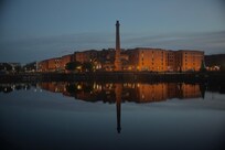 Hamnområdet nära hotellet i kvällningen.