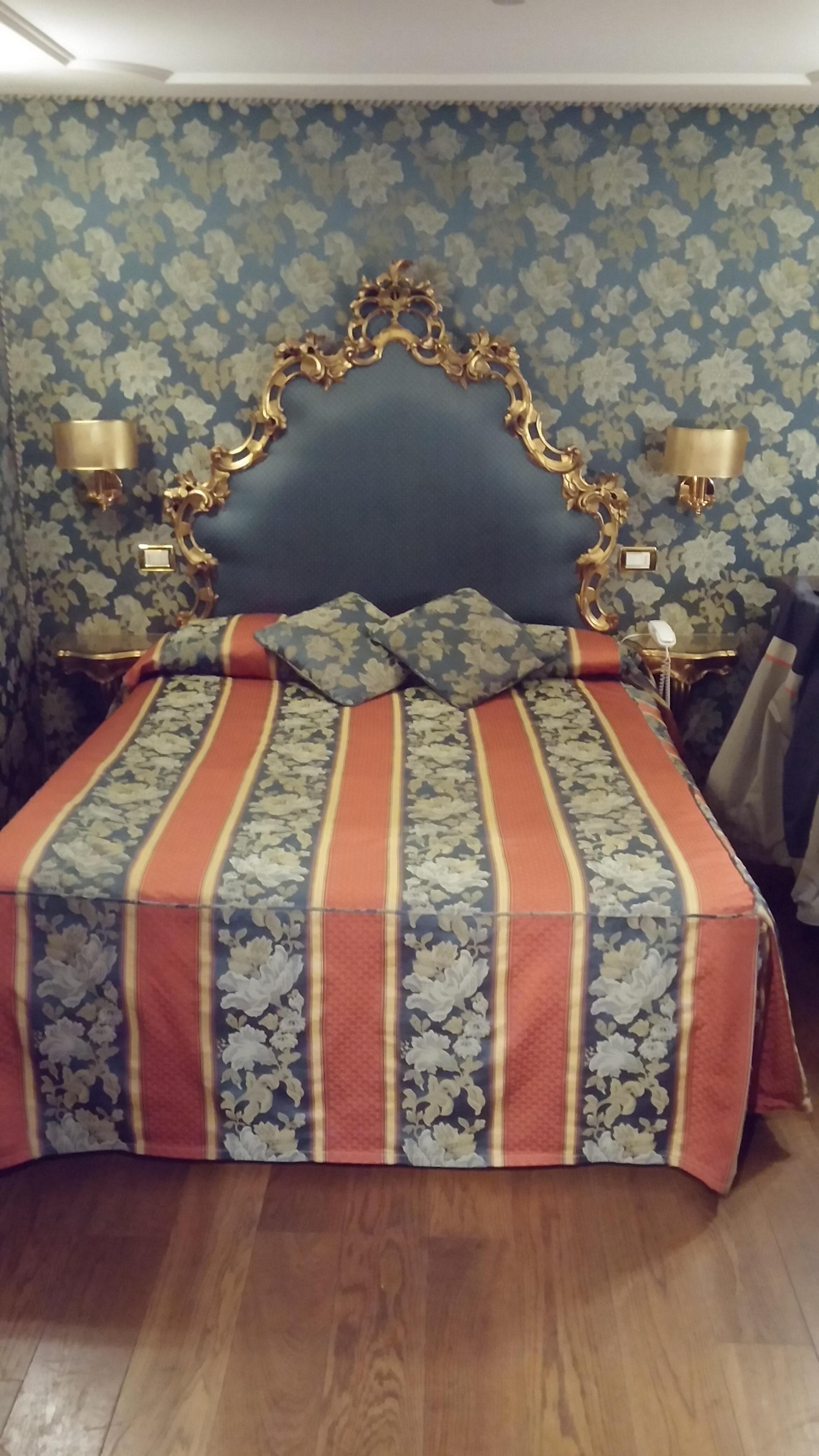 Decor to match historical location