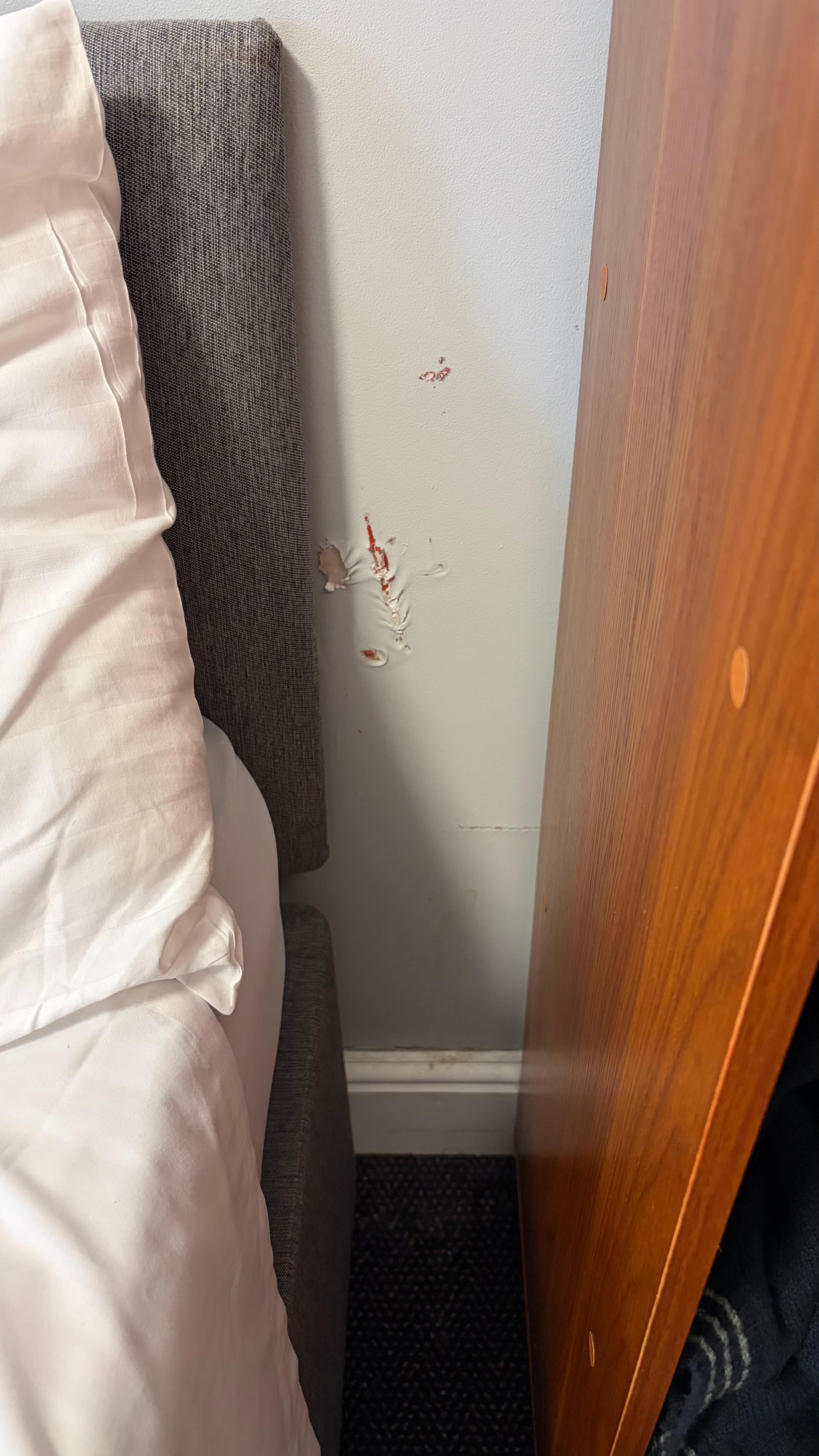 Bad decor
