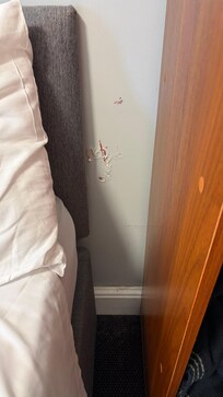 Bad decor