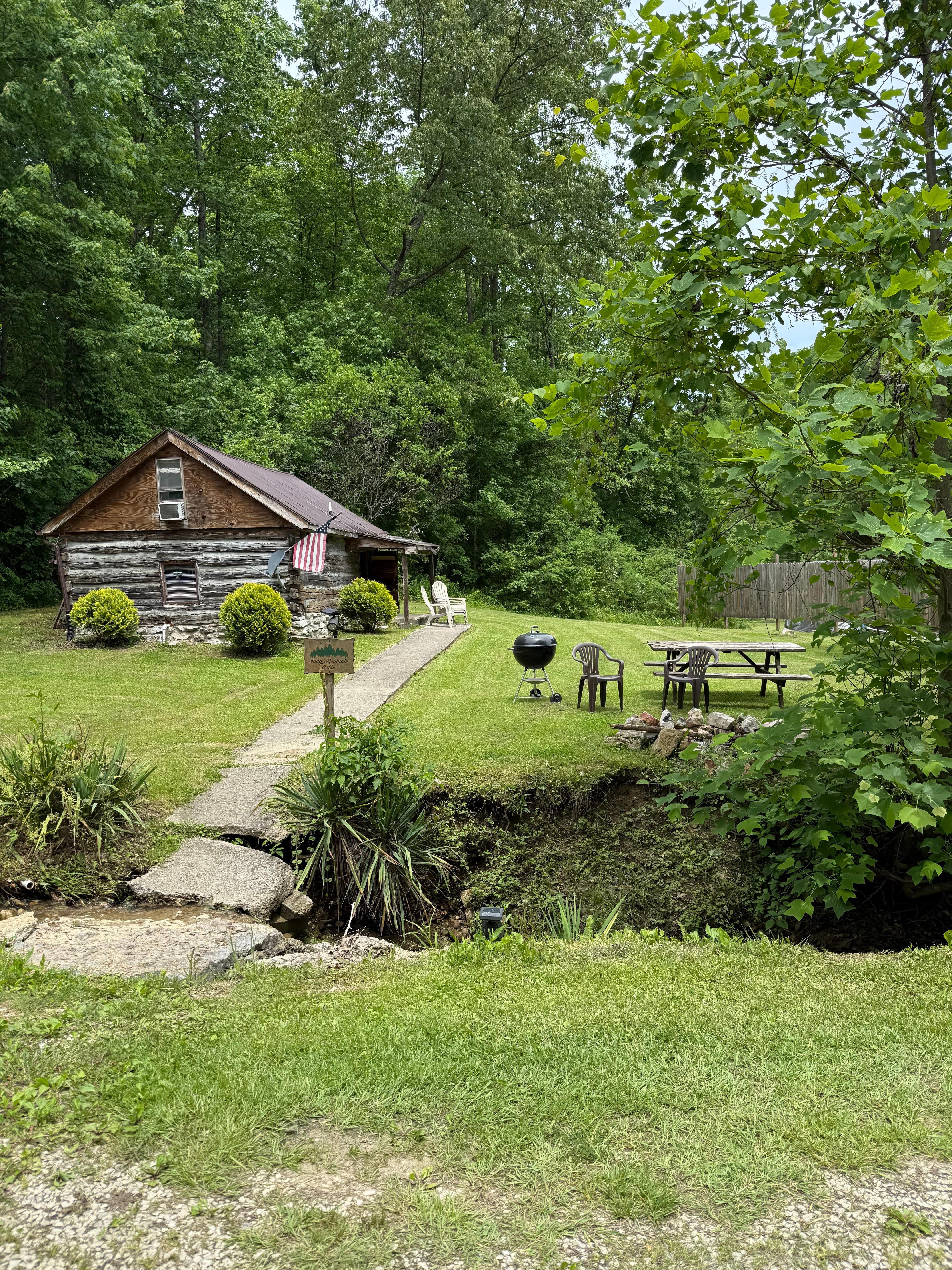 The stream in the front was beautiful and the sound was so peaceful 