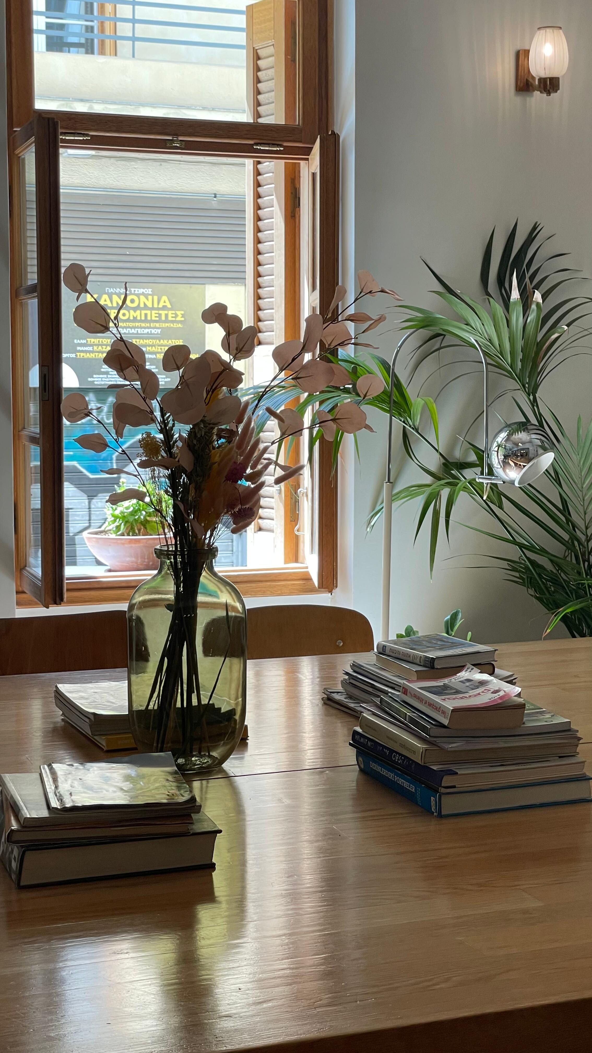 Common area/ main table