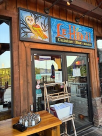 Restaurant, view directly on Lake