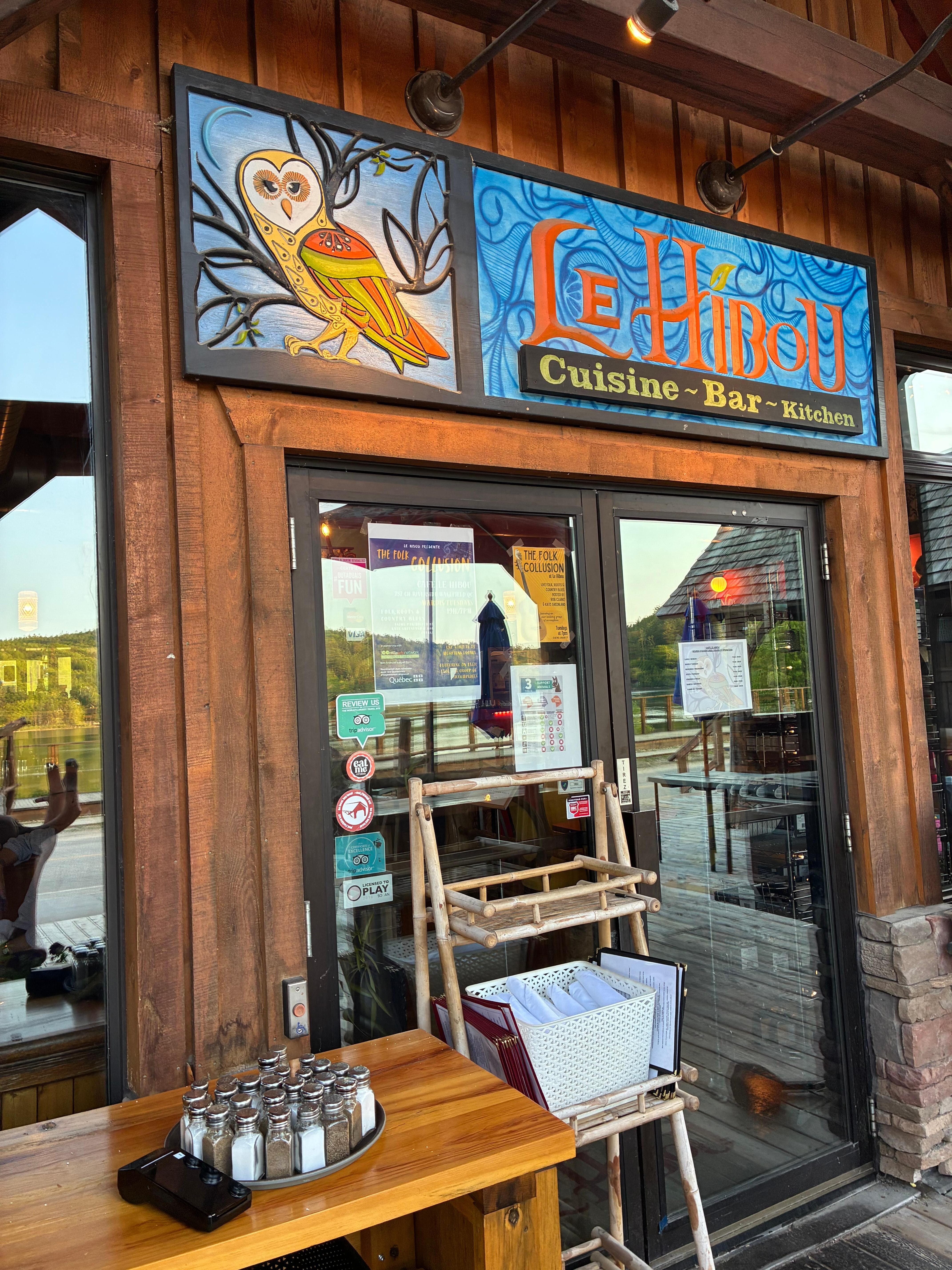 Restaurant, view directly on Lake