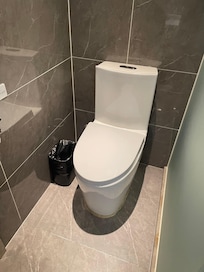 トイレ(シャワーと別室)