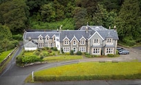 The Lodge ... picture perfect