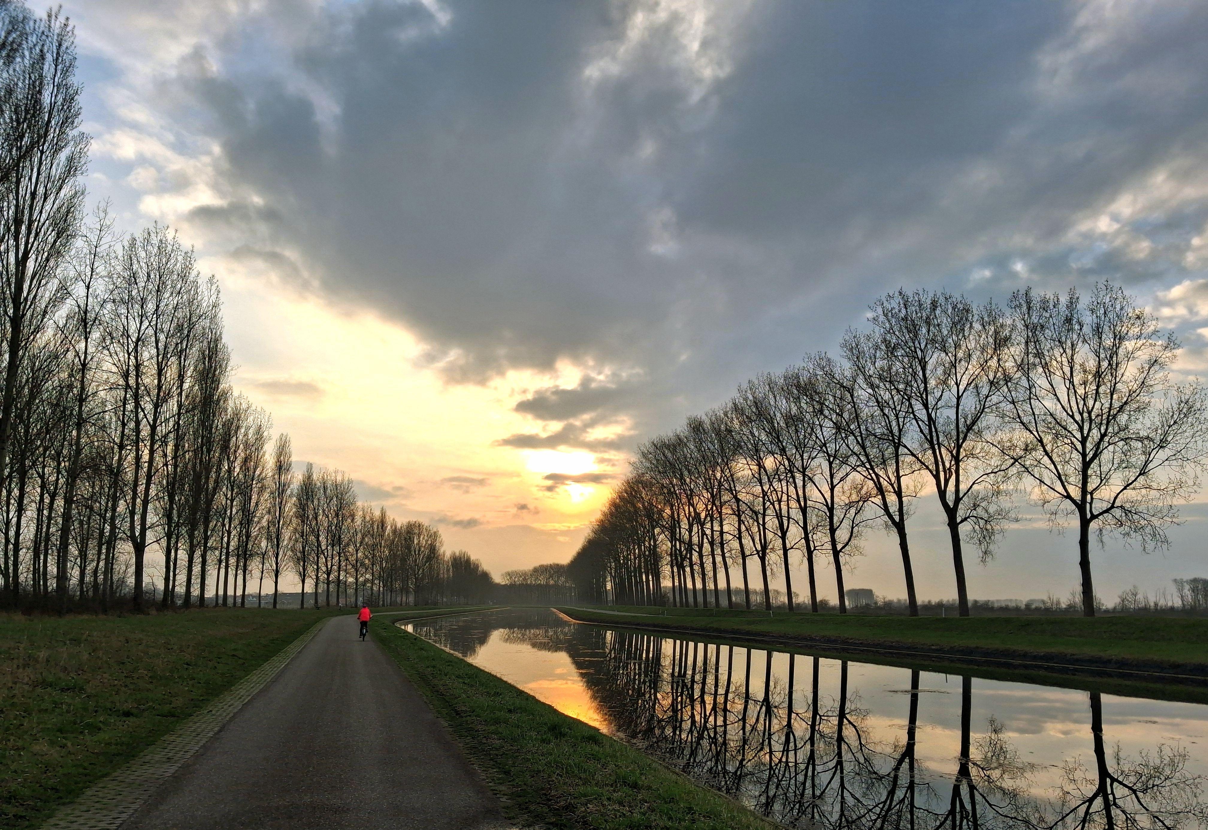 Excellent cycling area and beautiful sunsets.