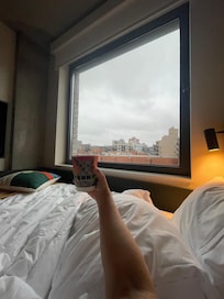 Loved my moody Brooklyn view for morning coffee time in my comfiest of beds! ☕️