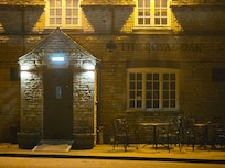 Closed when I arrived to check in at 5pm.