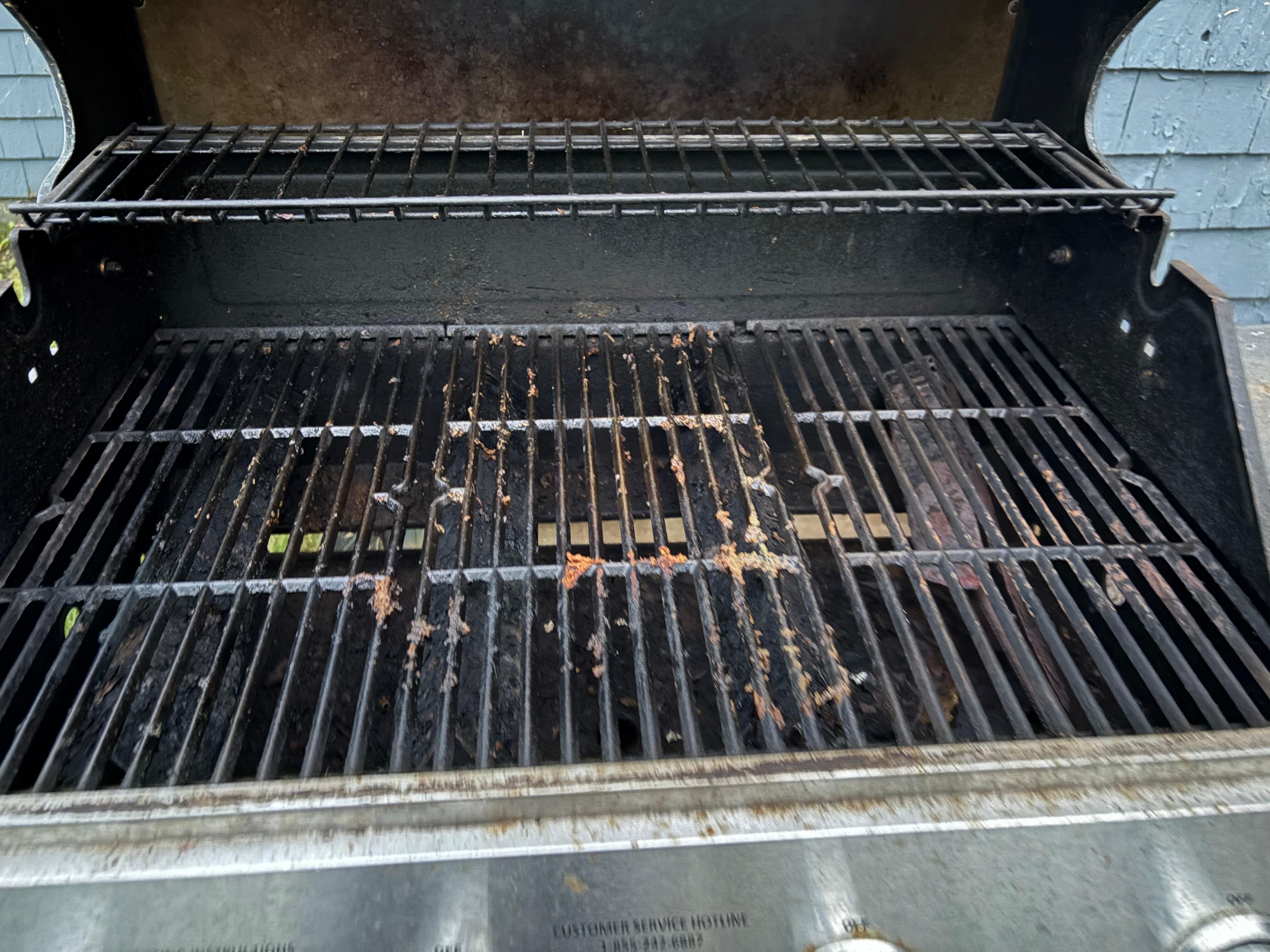 Grill soiled with food upon our arrival