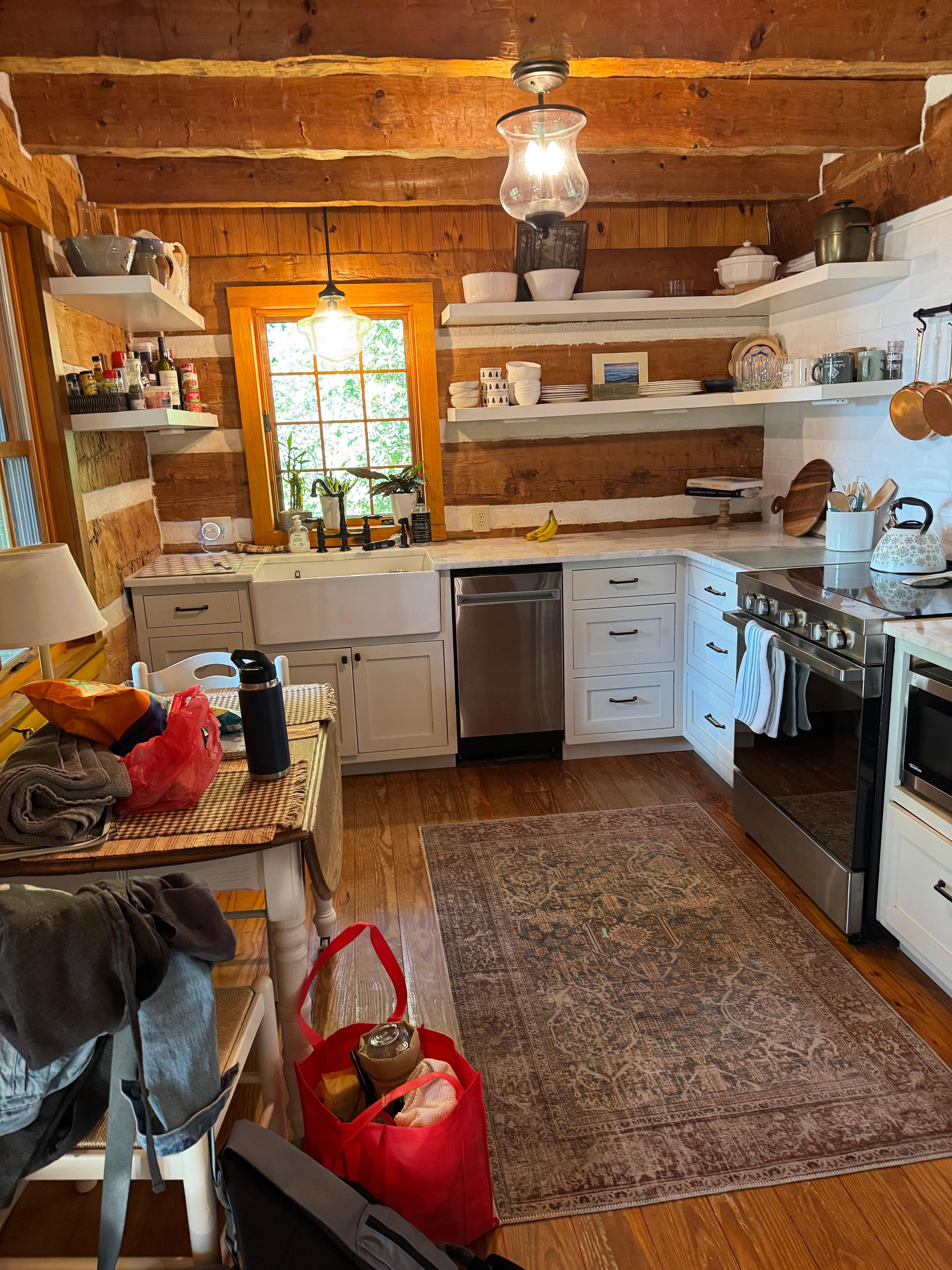 Well appointed kitchen with everything you need!