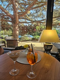 Trink am Abend in der Hotelbar