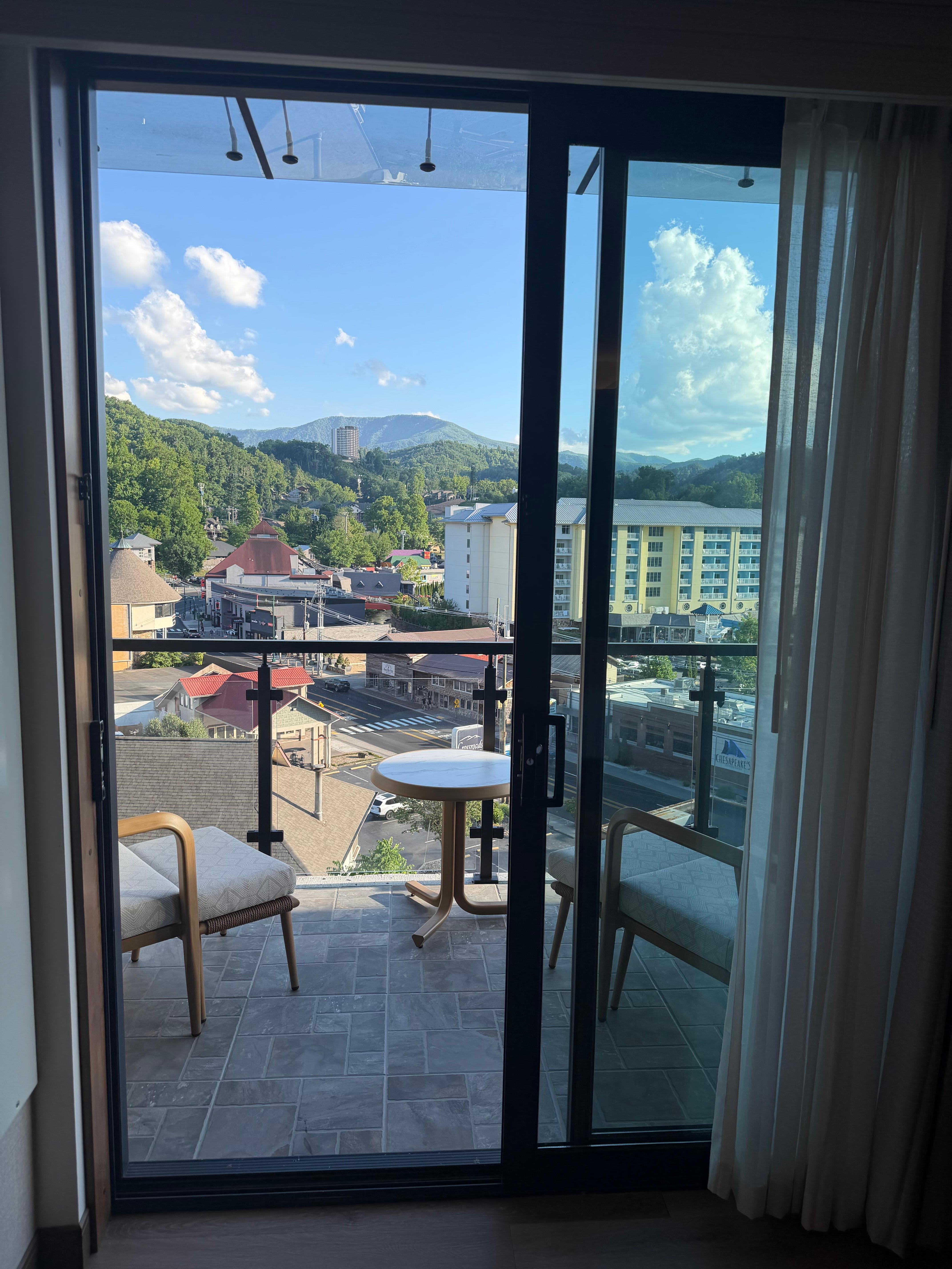 Yasss a balcony !!!