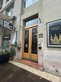 Indgang til lejlighederne