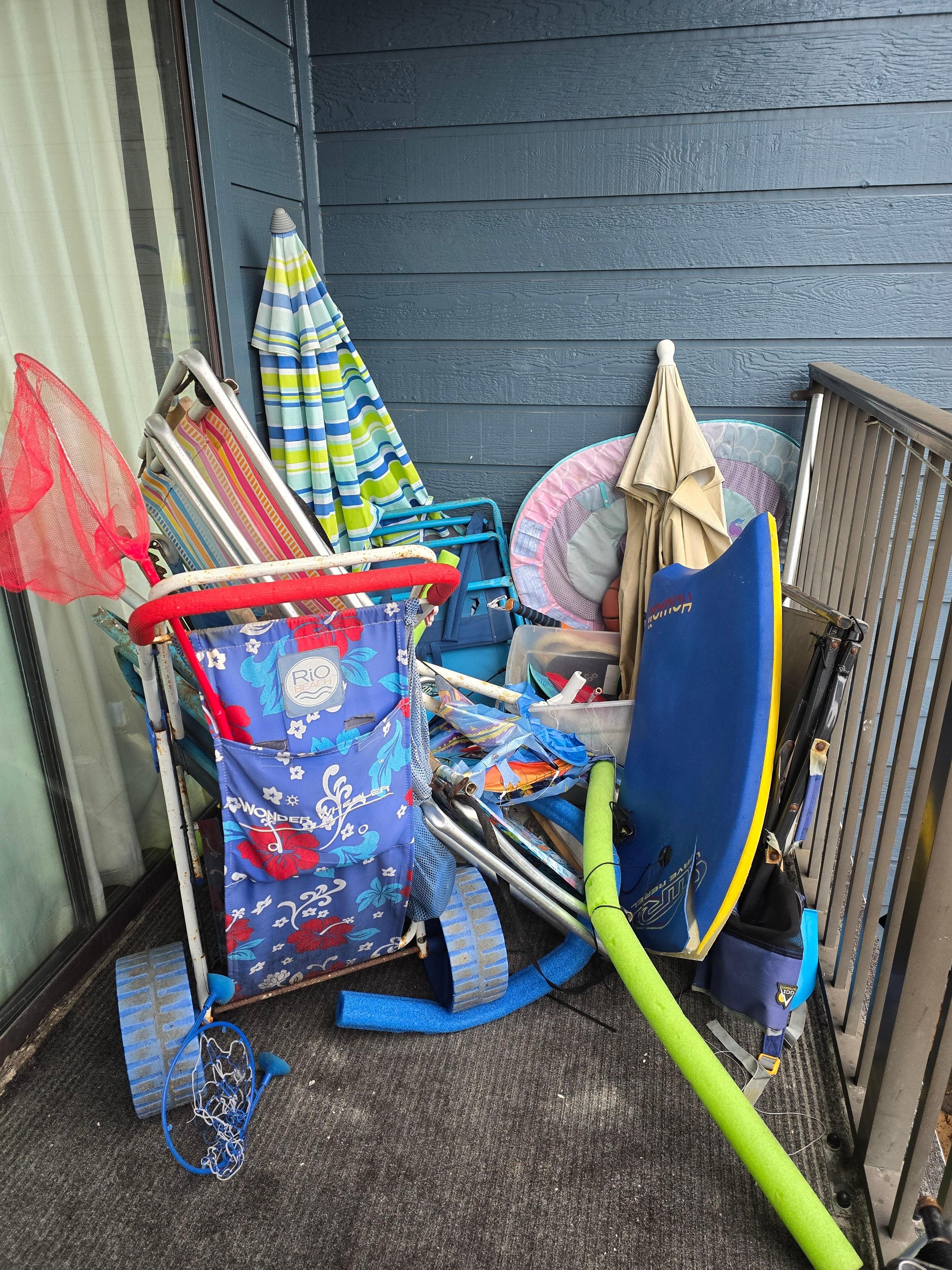 Balcony area with leftover things of other people. 