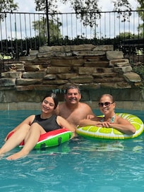 Greet pool