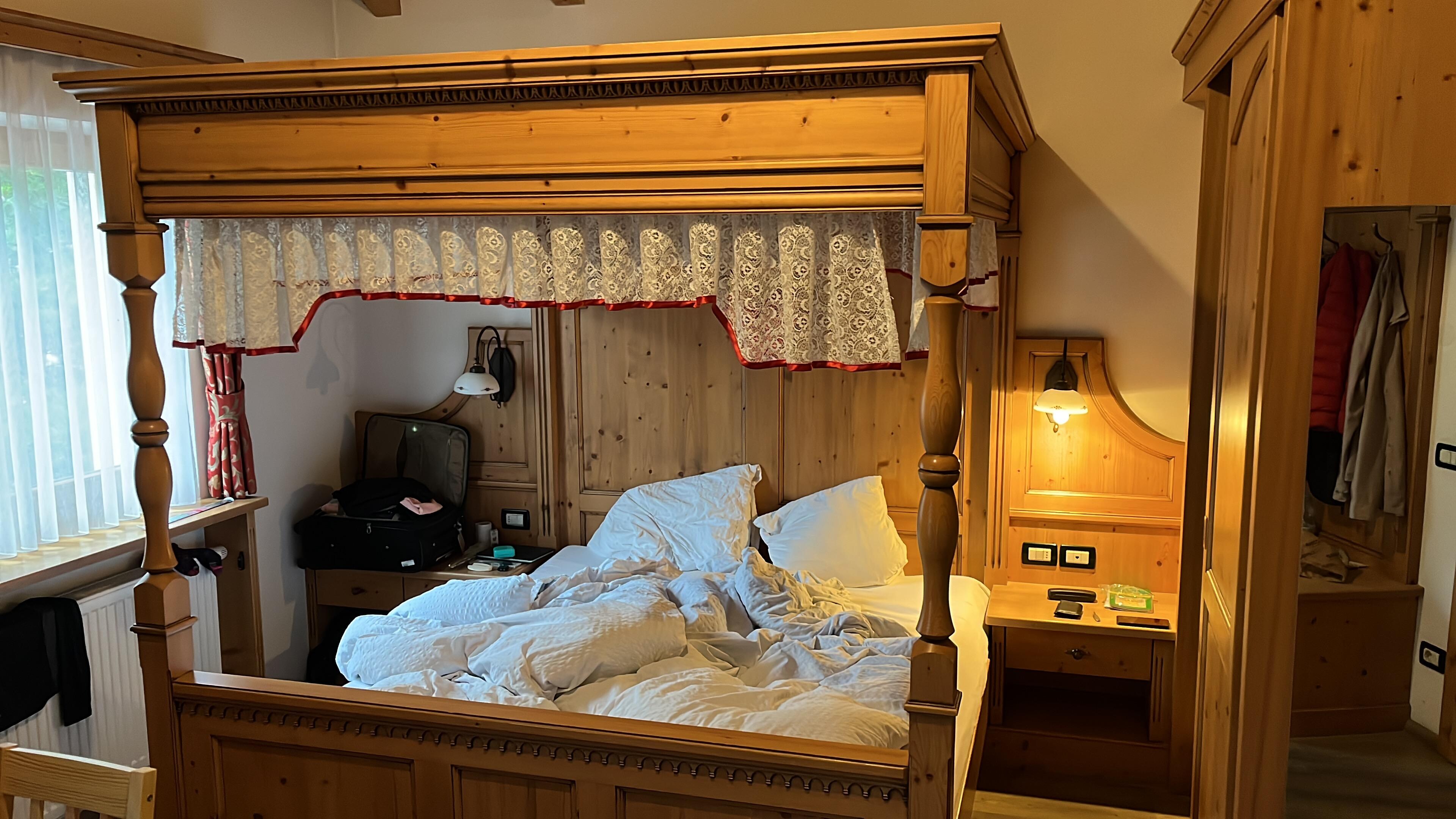 Wide bed