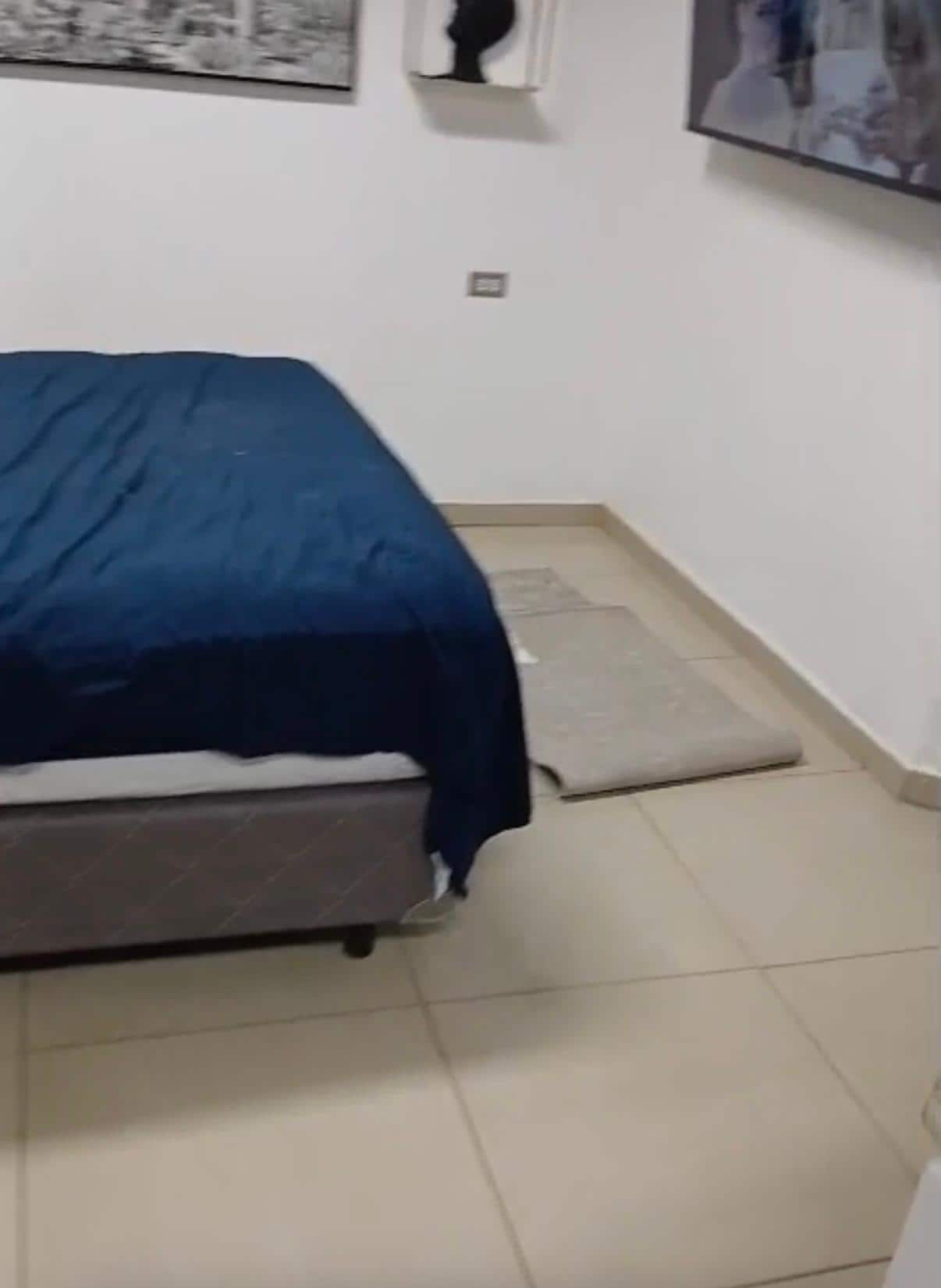 Solo esa cama
Cuando yo pague por una recámara con cama para 2 personas y solo tenían una sola cama para una sola persona 