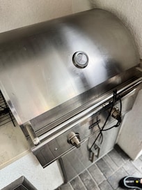 Grill that we were not allowed to use in this house. Told to call a 3rd party vendor after an hour on the phone