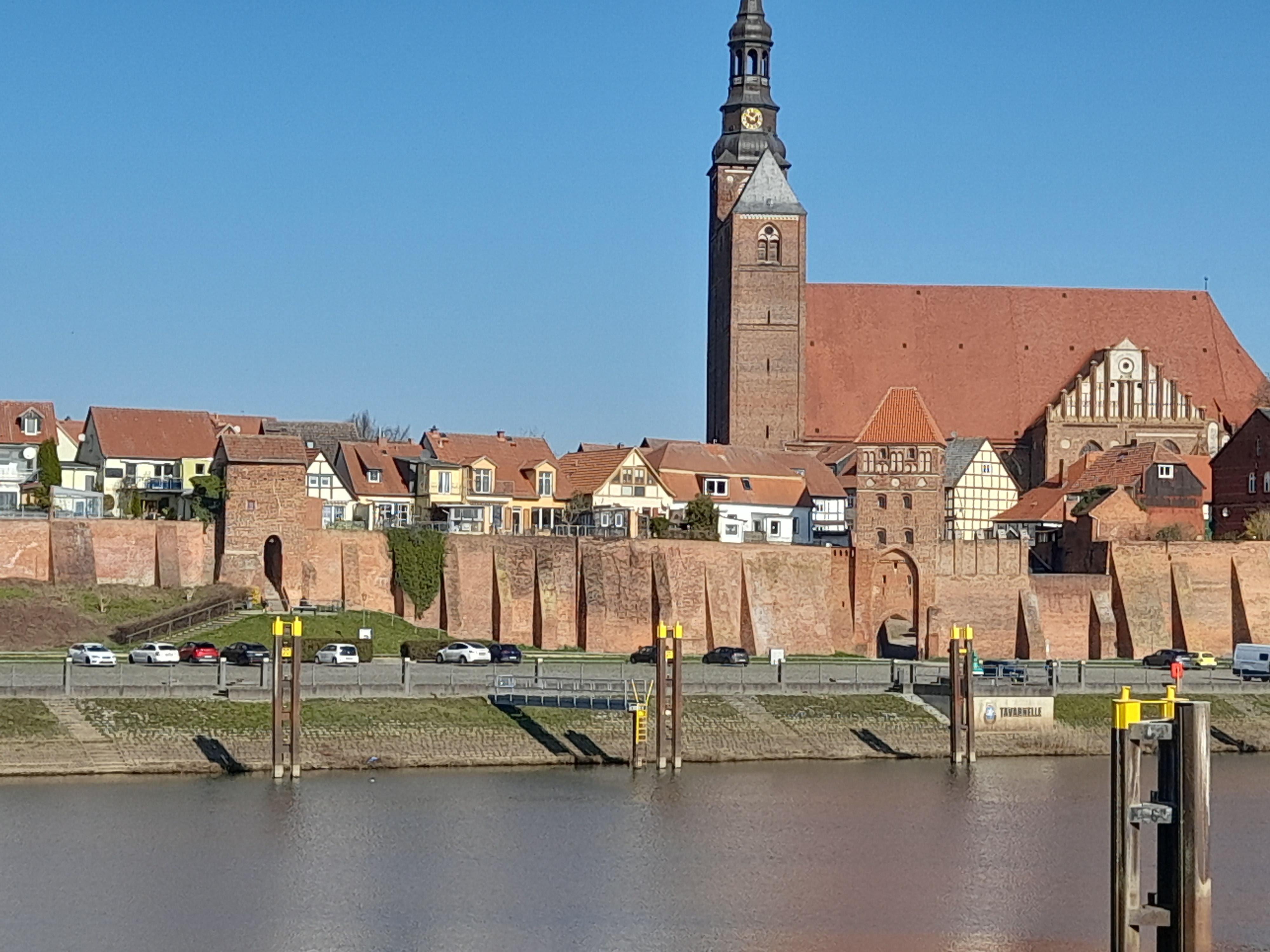 Stadtmauer am Hafen, super!!