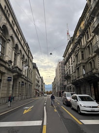 Vista al salir del hotel y cruzar la calle
