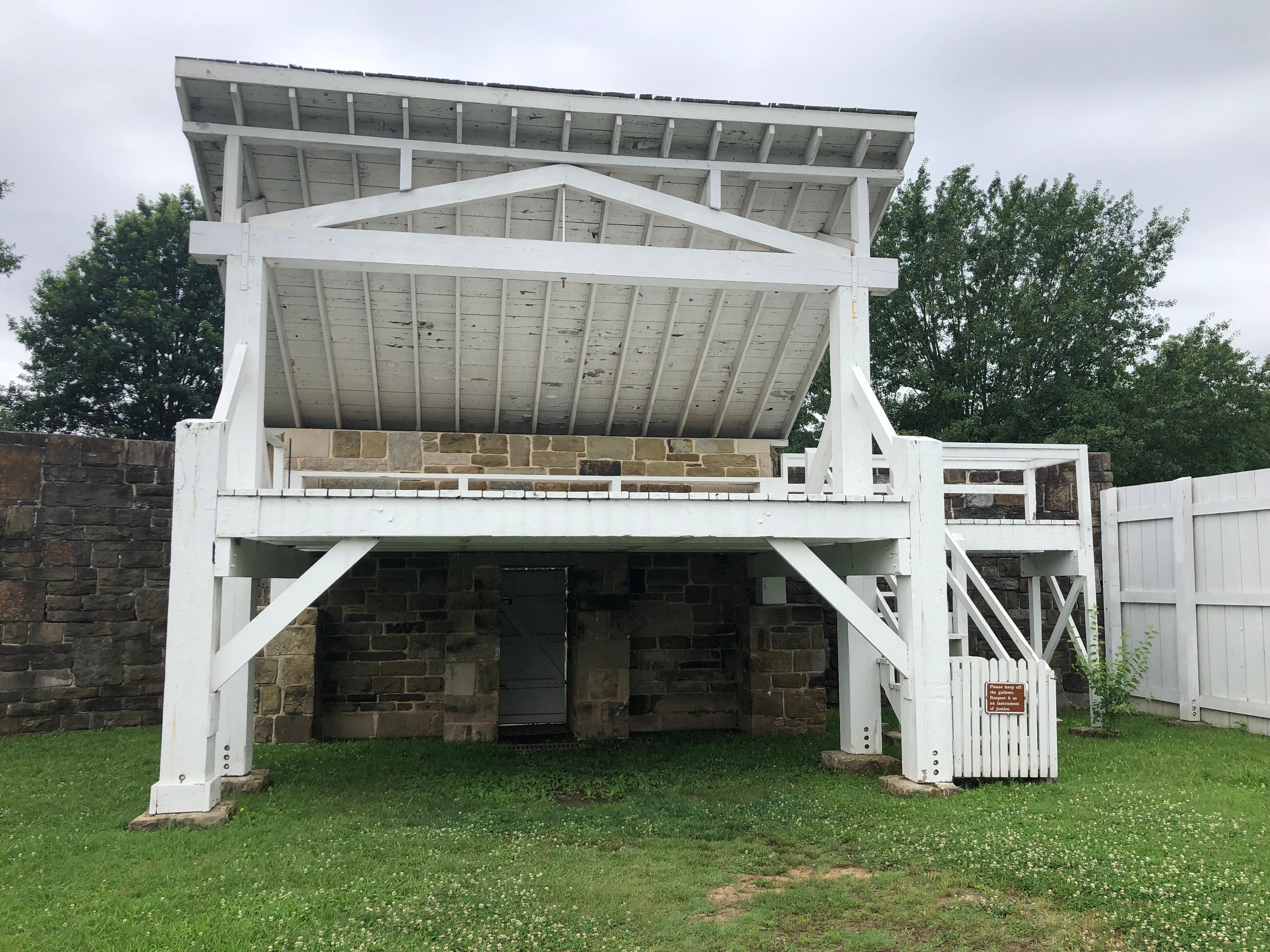 I didn’t take any photos of the house 😢, but we did visit the gallows at Fort Smith which is a very short drive away. 