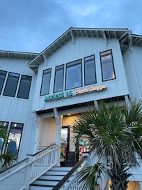 Nice shops steps away!