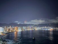 Vista de noche desde la habitación 1036