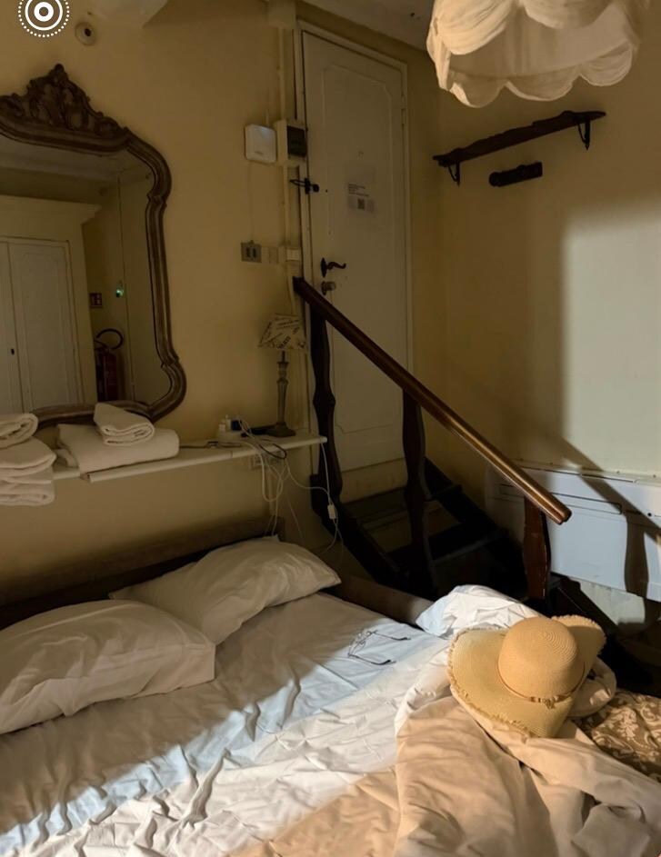 Image with bed out