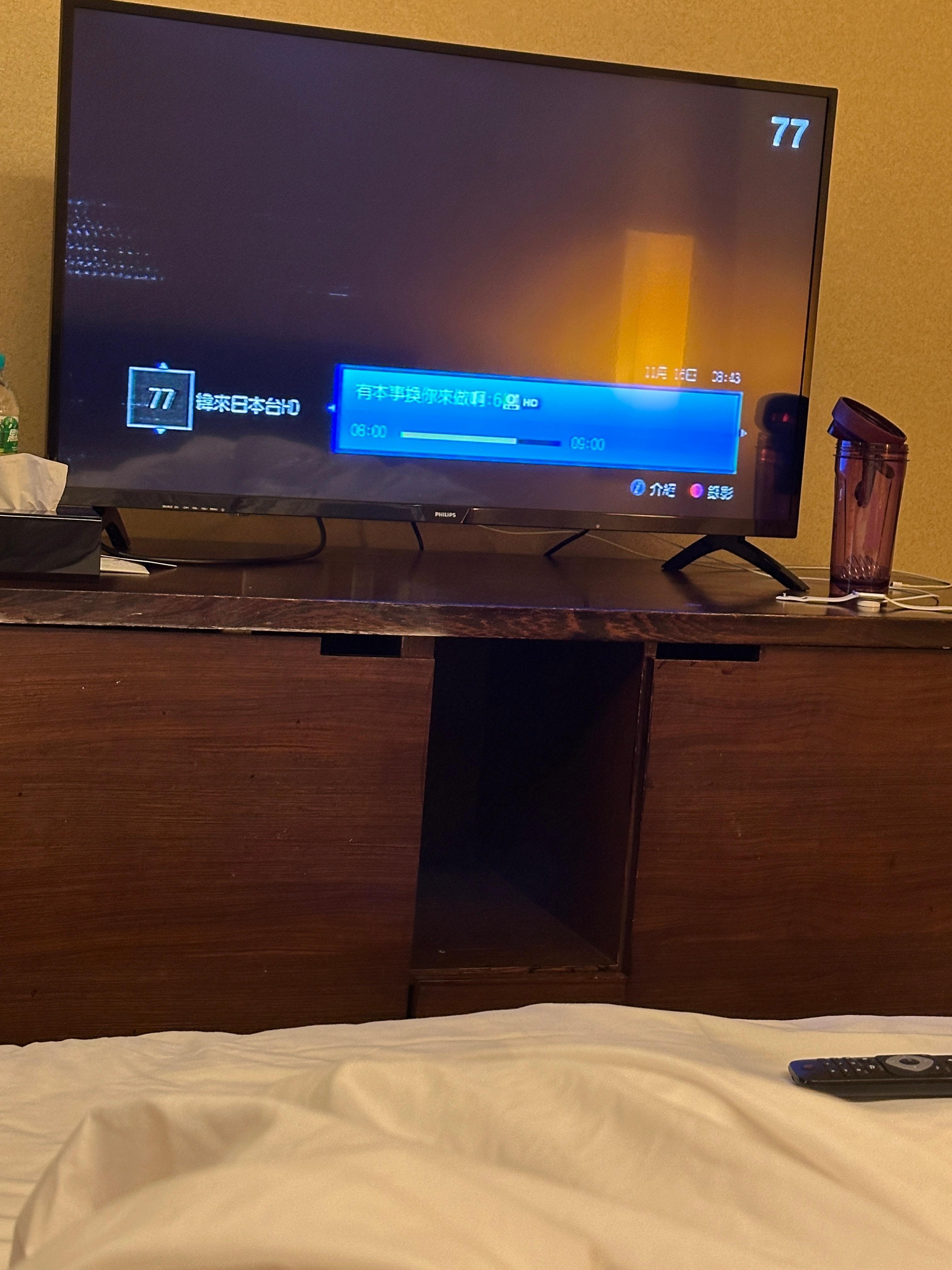 雜訊多的電視😢