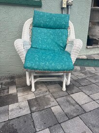 The outdoor pool patio furniture