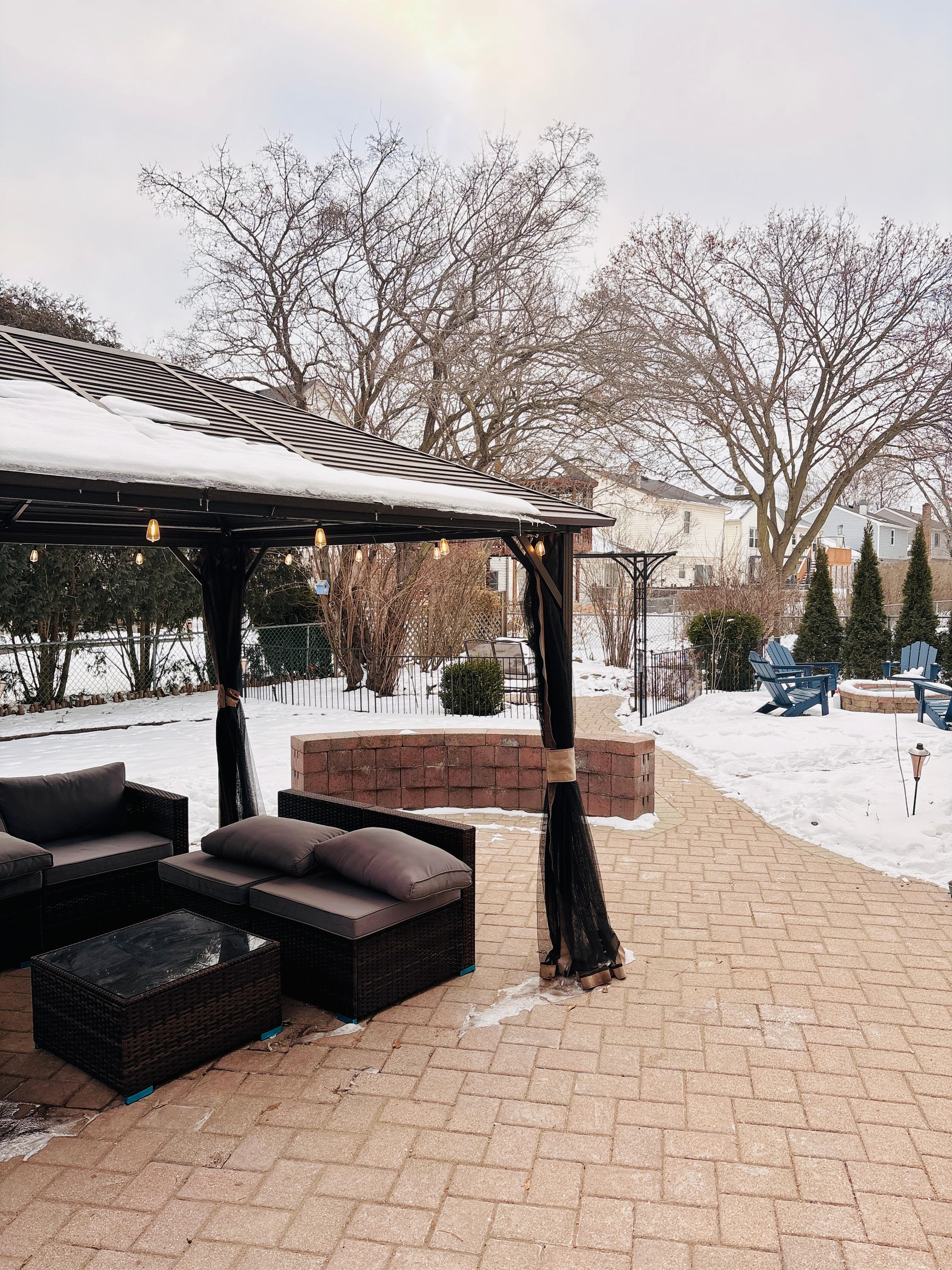 The backyard was a DREAM! We need to come back during the summer. 