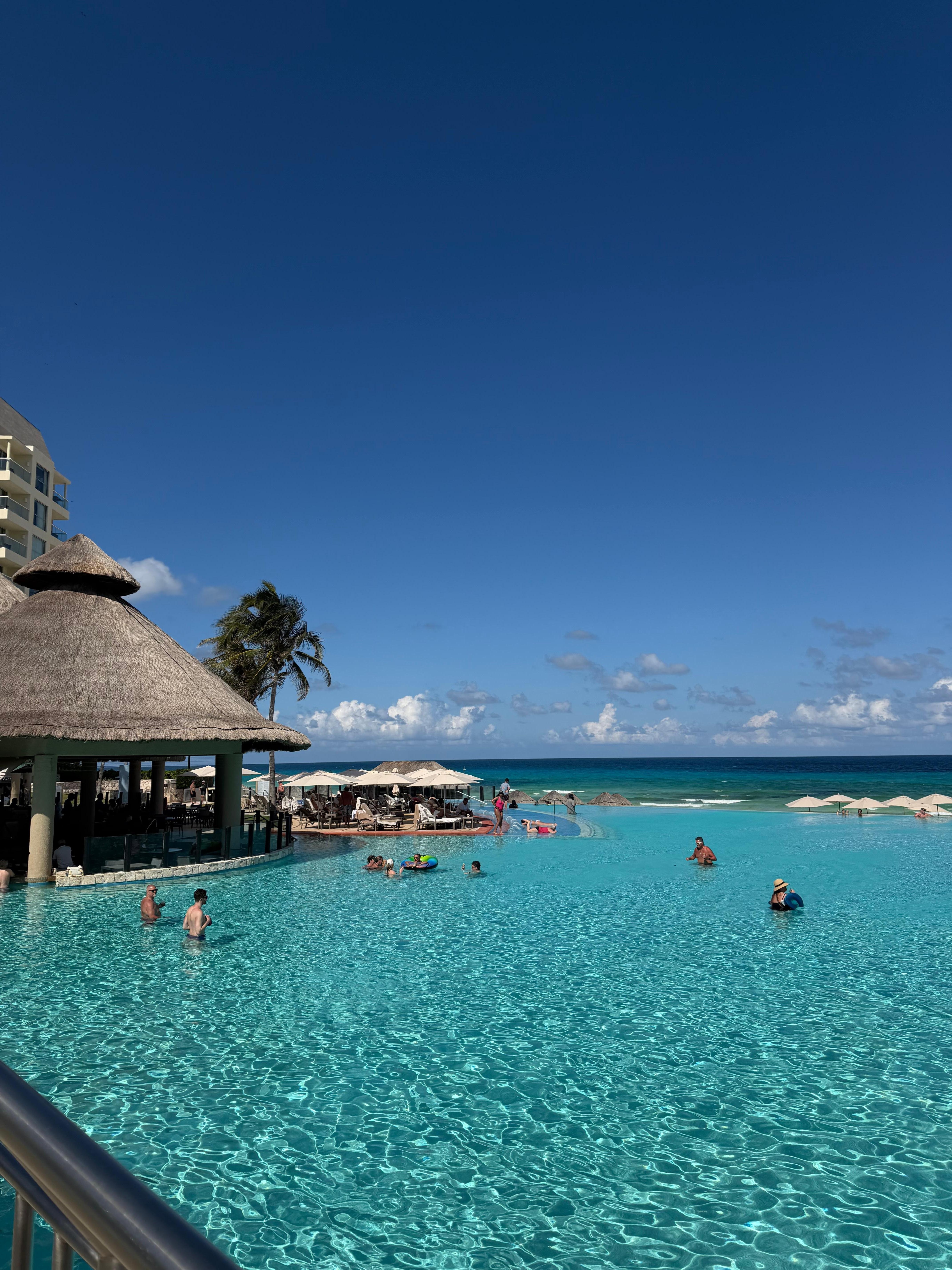 Gorgeous pool, perfect temperature water