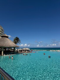 Gorgeous pool, perfect temperature water