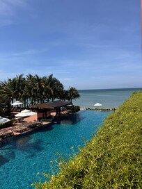 Zimmer mit Poolblick