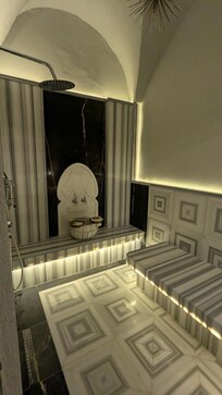 Hemam in the room