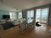 Super cozy and a lot of natural lighting. Sunrises from inside even beautiful!