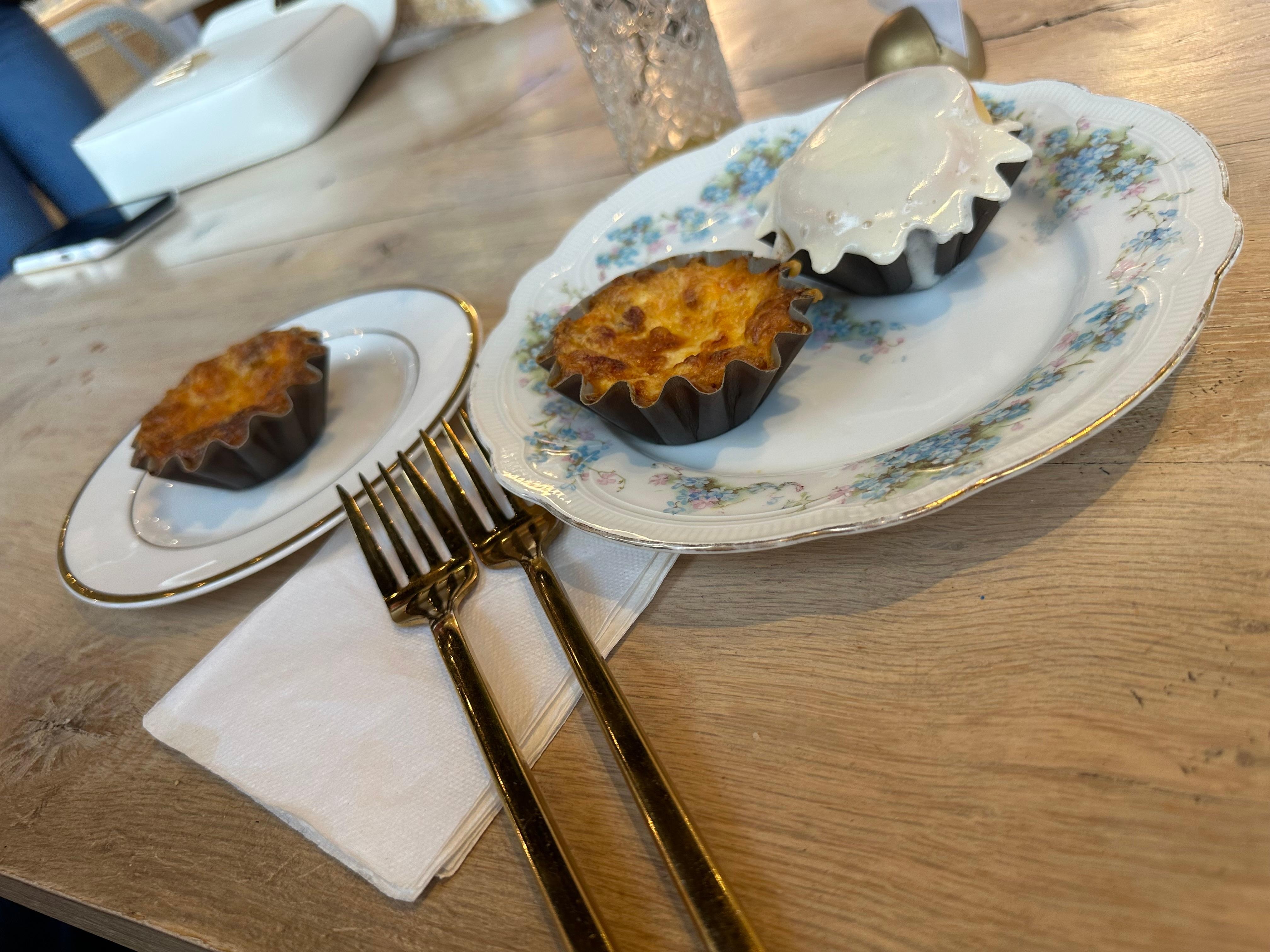 Breakfast at Round Table. Yummy!