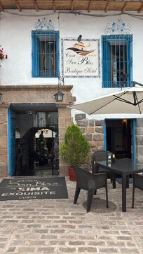 Muy agradable entrada y tomarse una cerveza en la parte exterior, priceless!